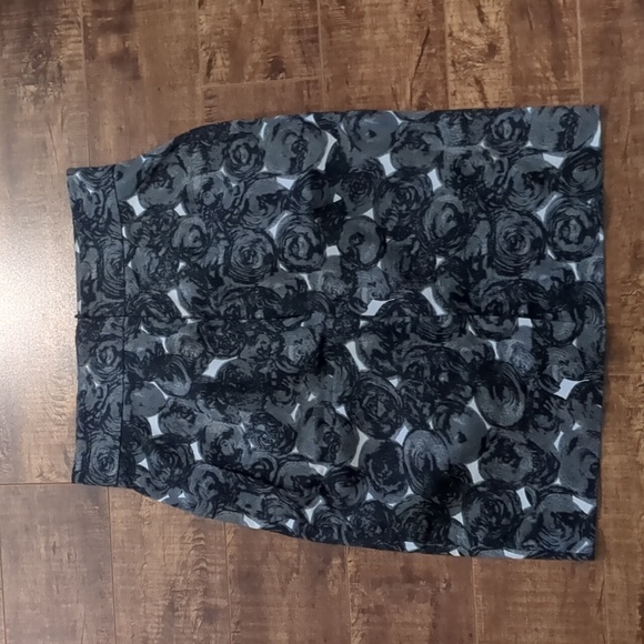 Stretch pencil skirt - Picture 4 of 4